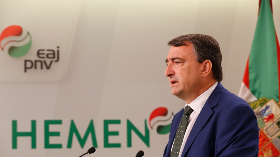 Aitor Esteban - Terrenos Central de Lemoiz