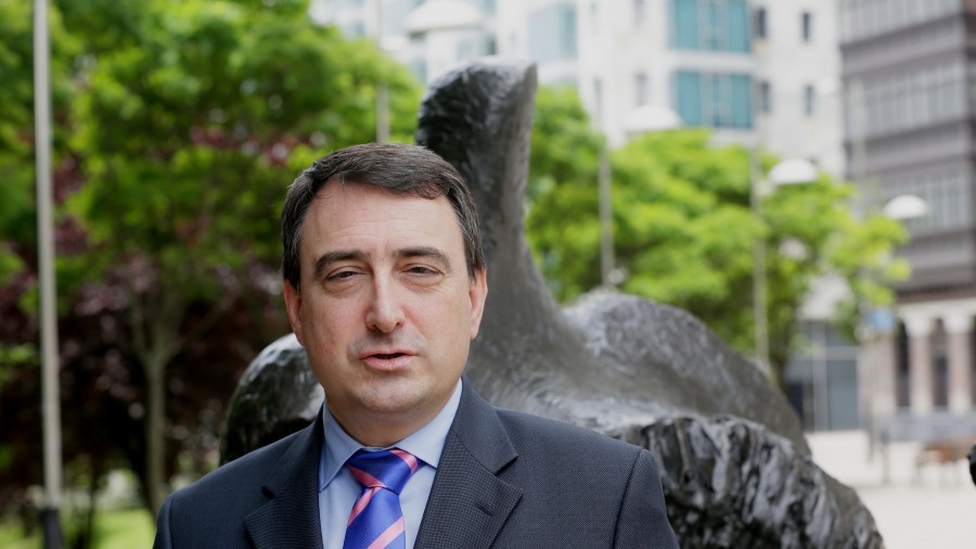 Kongresuko Mahaiak betoa ezarri dio EAJren taldeak aurkeztutako LBPari, eta hurrengo osoko bilkuran eztabaidatua izatea eragotzi du 