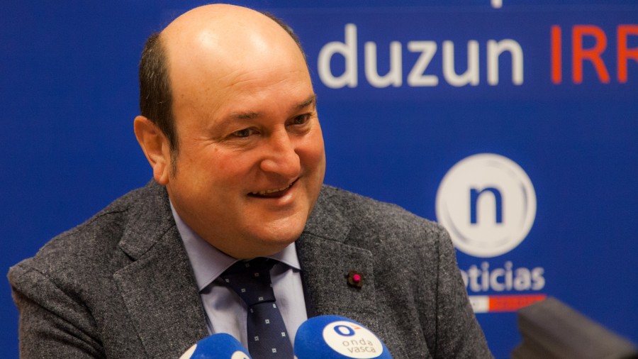 Ortuzar: “Sánchez y su Gobierno tendrán que hacer política para que sus Presupuestos contenten a PNV, a Podemos y a los partidos catalanes”