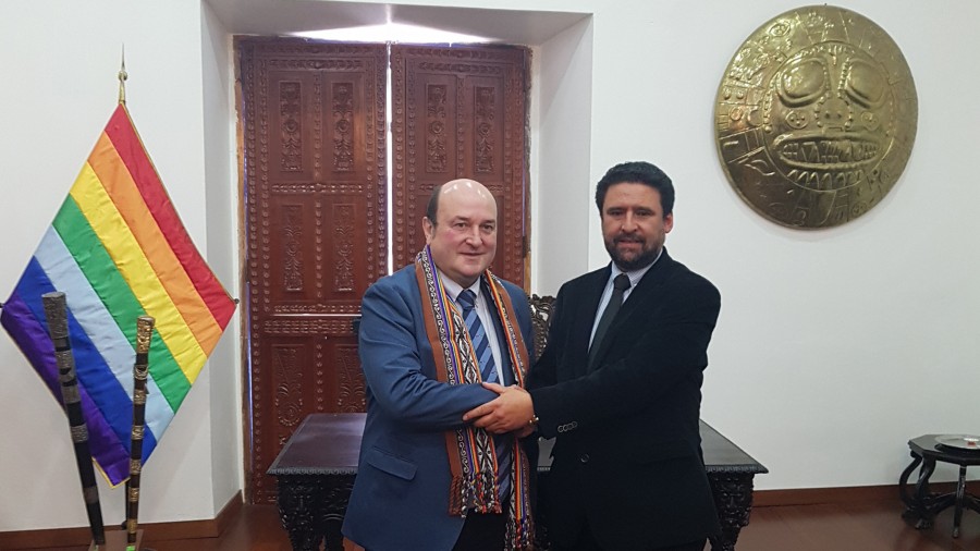 Cuzco nombra a Ortuzar ‘Visitante Distinguido‘ por su “larga trayectoria de trabajo entre Europa y América”