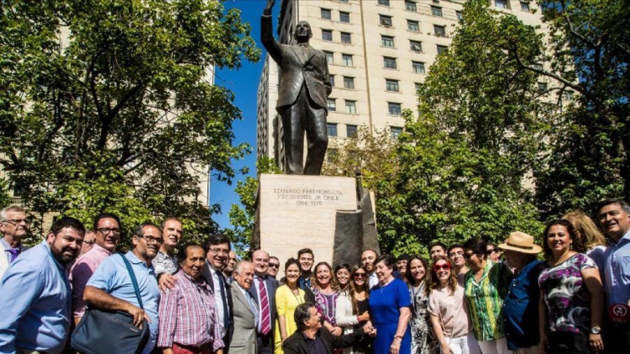 Andoni Ortuzar participa en Santiago de Chile en el homenaje a Eduardo Frei Montalva en el aniversario de su muerte.