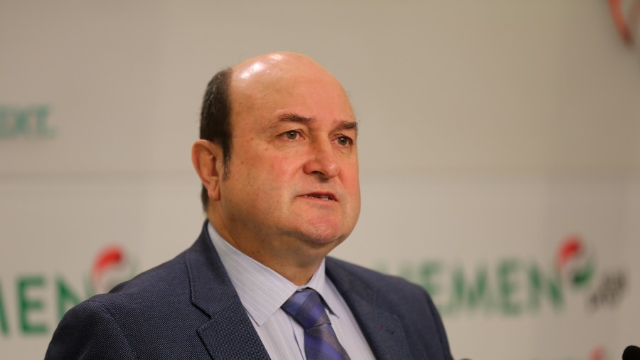 Andoni Ortuzar: “Une honetan presazkoena da koronabirusaren kontra borrokatzea eta egoera hau albait arinen gainditzea, etorriko da berme guztiekin bozkatzeko denbora”
