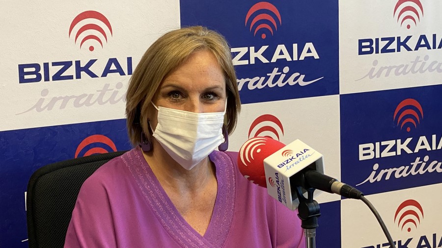 Itxaso Atutxa aplaude la campaña de vacunación puesta en marcha por el Gobierno Vasco 