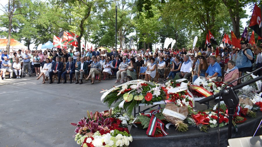 El Gobierno Vasco honra la memoria de los gudaris y milicianos en Artxanda, en el 85 aniversario de la caída de Bilbao