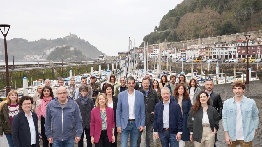 Goiak zubiak eraikitzen dituen Donostiaren alde egin du harresiak eraiki nahi dituzten nostalgikoen aurrean