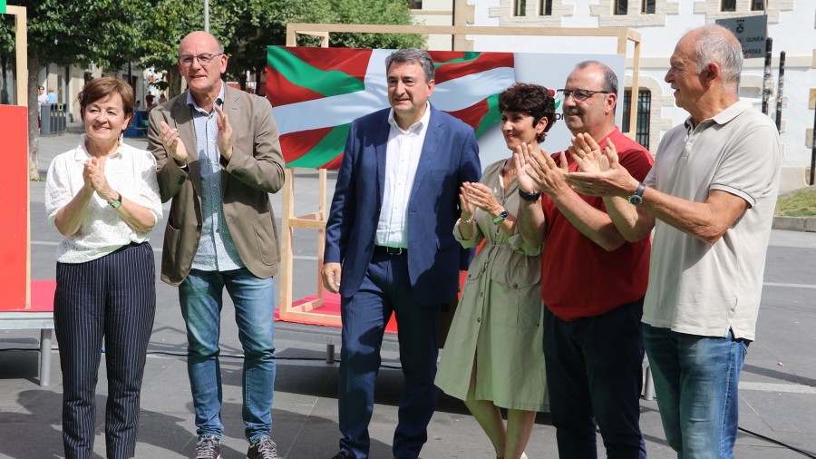 Aitor Estebanek Arrasaten ziurtatu duenez, “EAJ-PNV baino ez da kooperatibisten egoeraz arduratu”  