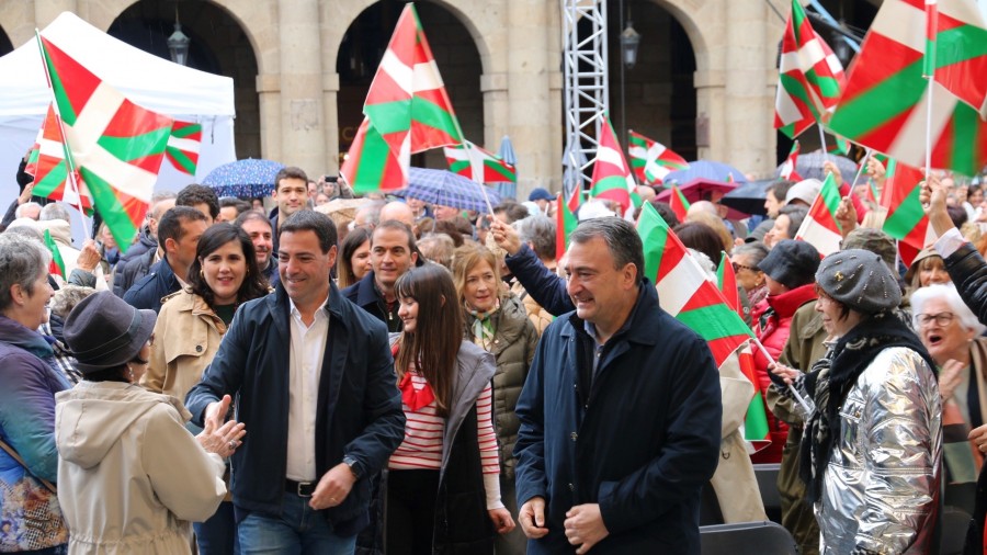 Aberrigintzaren bidean EAJren lidergoa aldarrikatu du Aitor Estebanek: “130 urte daramatzagu aurrera egiten, ekintza zehatzekin eta gurpiletan zotzak jarri gabe” 