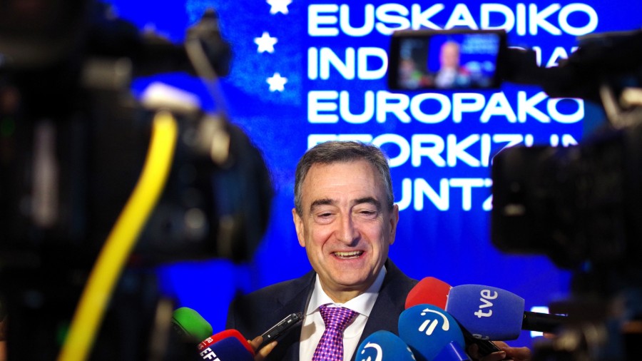 Aitor Esteban Bruselara bidaiatuko da asteartean, Euskadi-Europa agendan urratsak ematen jarraitzeko  