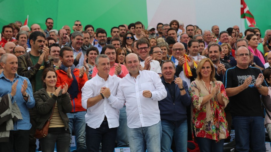 Ortuzar redobla la apuesta de EAJ-PNV por la vía vasca hacia la soberanía, basada en el diálogo, el acuerdo y el respeto a la voluntad popular, en un 