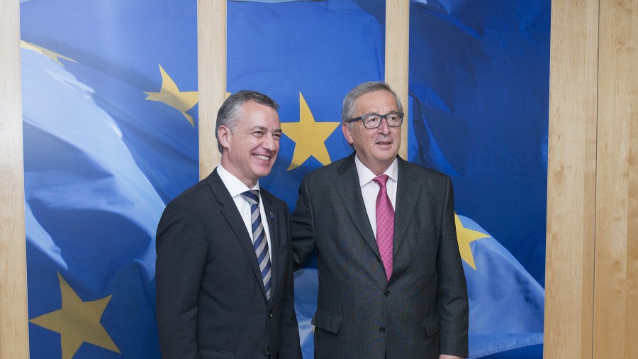 Urkullu Lehendakariak Junckerri adierazi dio Euskadi prest dagoela etorkizuneko Europaren 